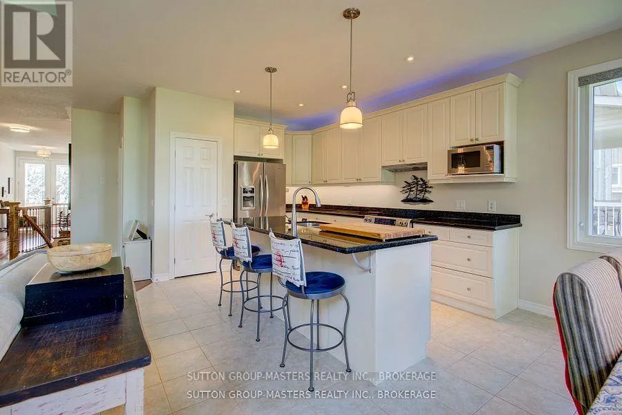 125 COUNTRY CLUB DRIVE