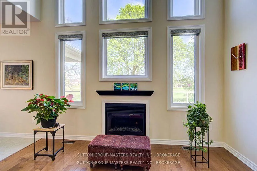 125 COUNTRY CLUB DRIVE