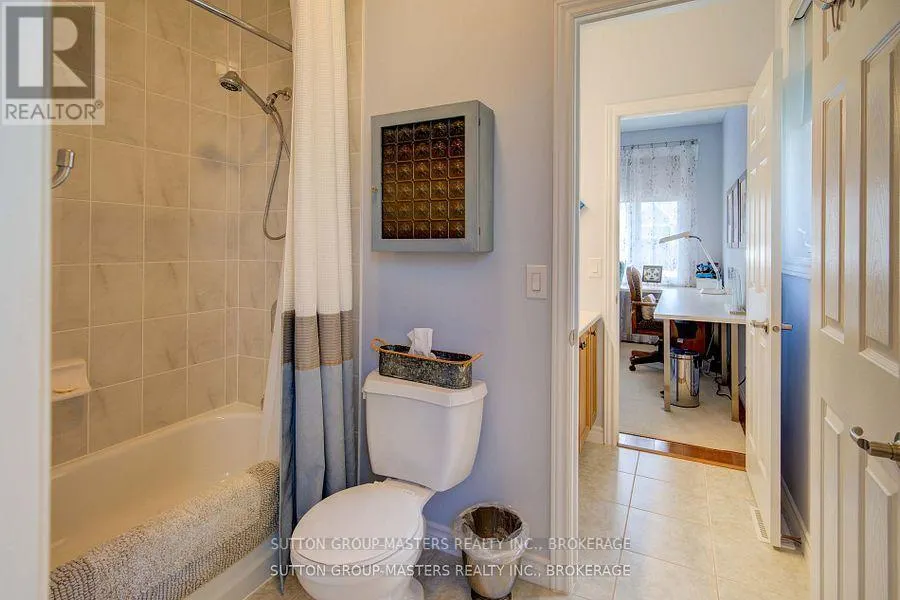 125 COUNTRY CLUB DRIVE