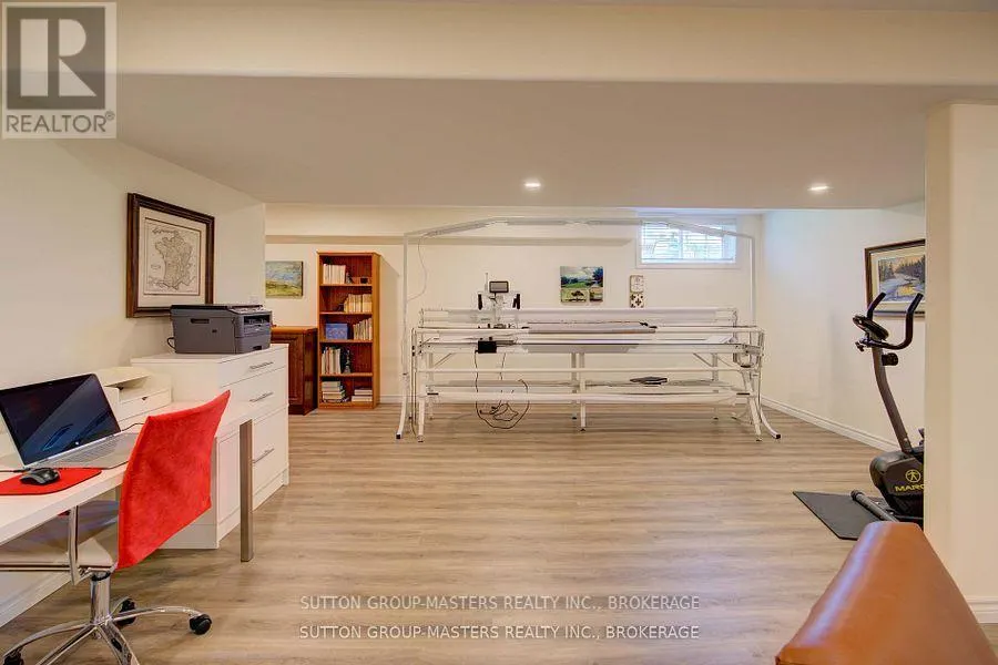 125 COUNTRY CLUB DRIVE