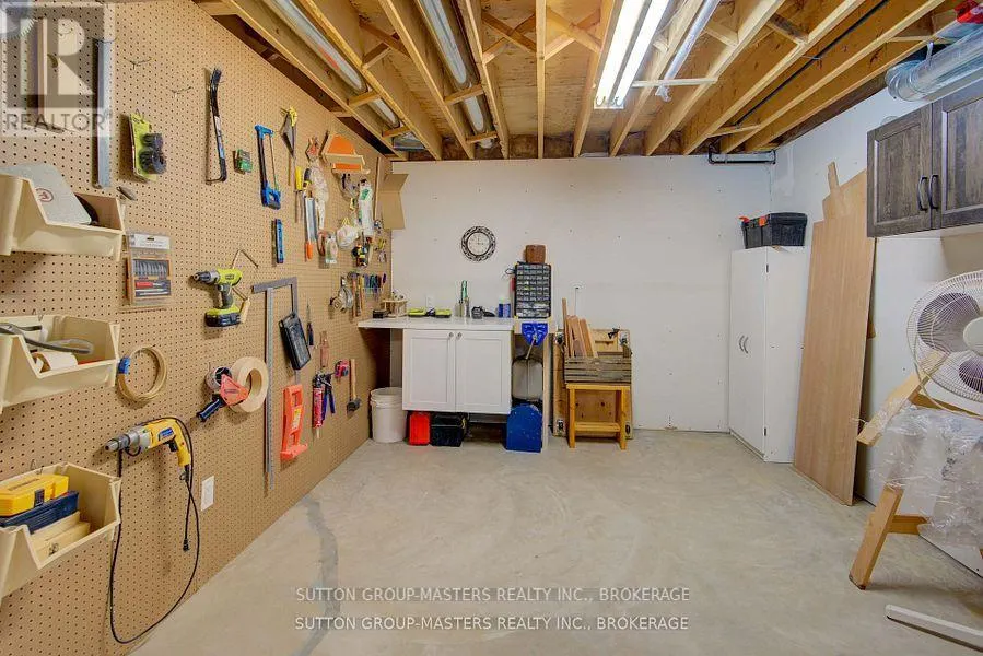 125 COUNTRY CLUB DRIVE