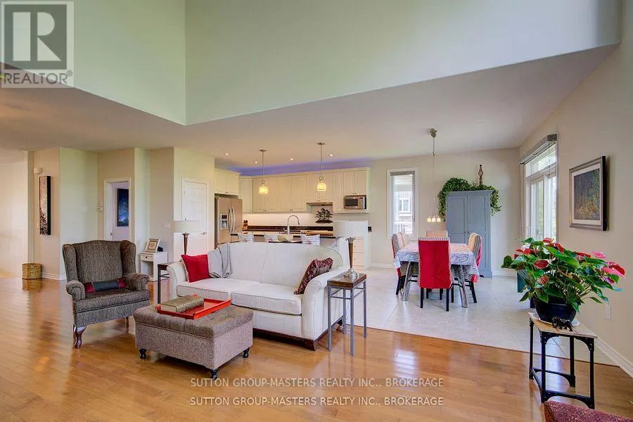 125 COUNTRY CLUB DRIVE