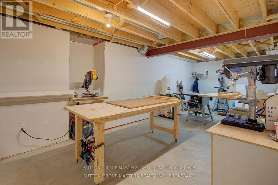 125 COUNTRY CLUB DRIVE