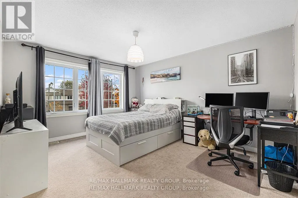 4220 KELLY FARM DRIVE