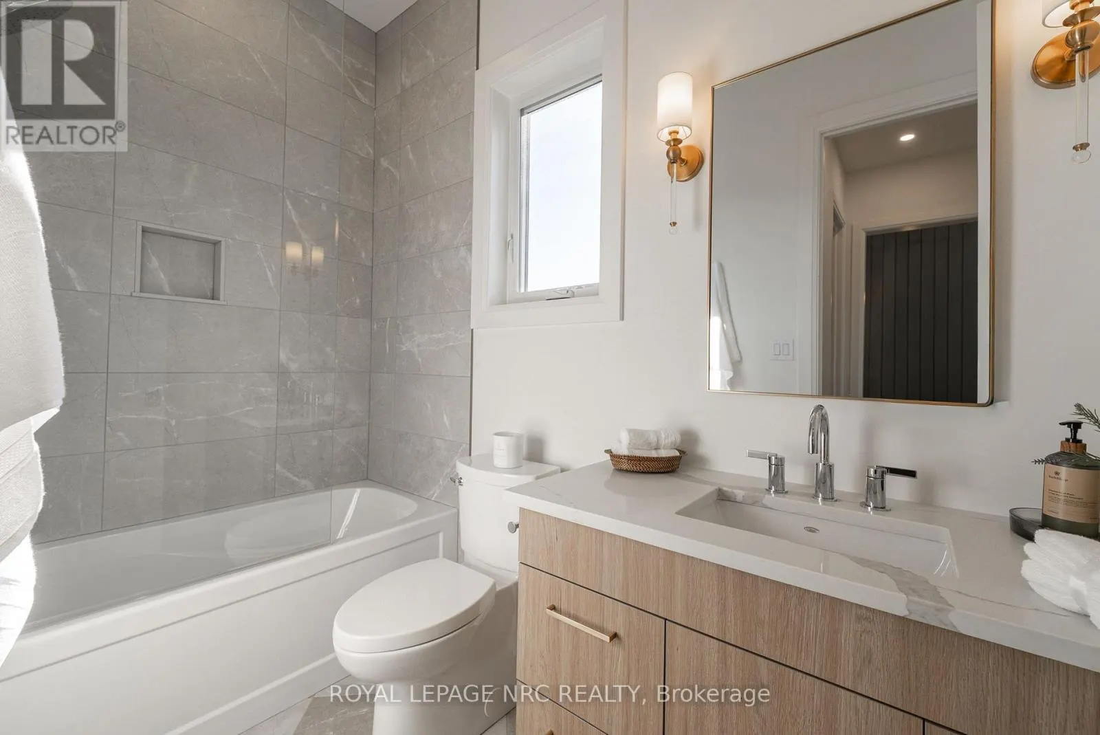 448 (LOT 22) CAYUGA DRIVE