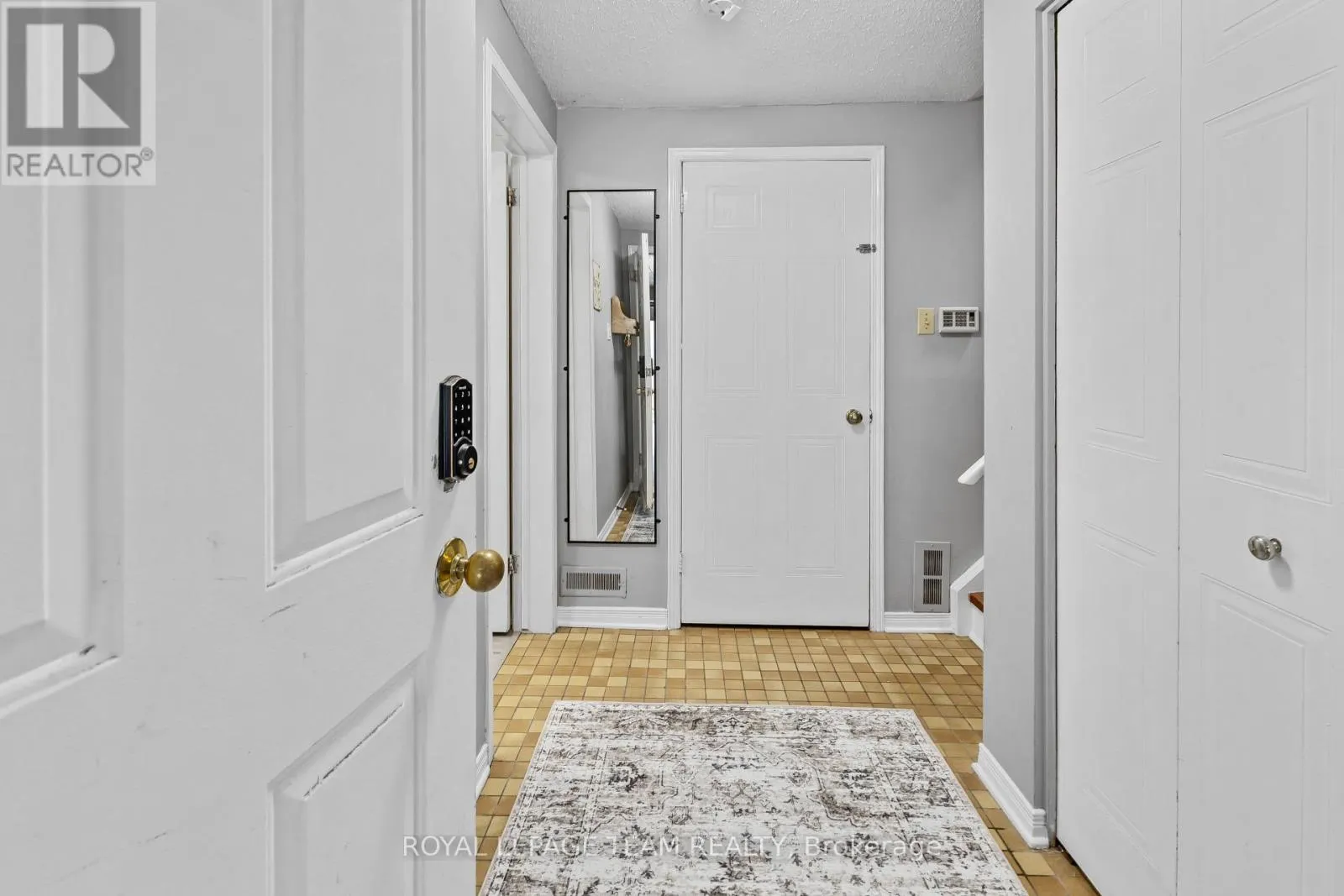 1120 CHIMNEY HILL WAY