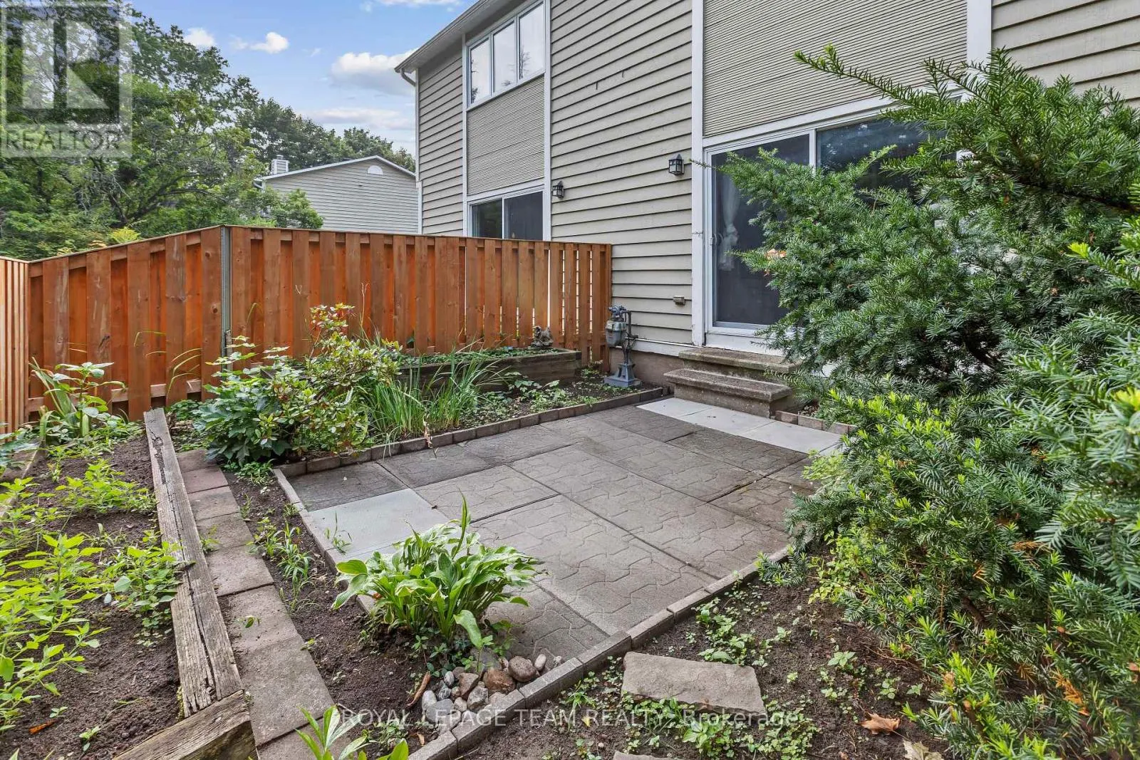 1120 CHIMNEY HILL WAY