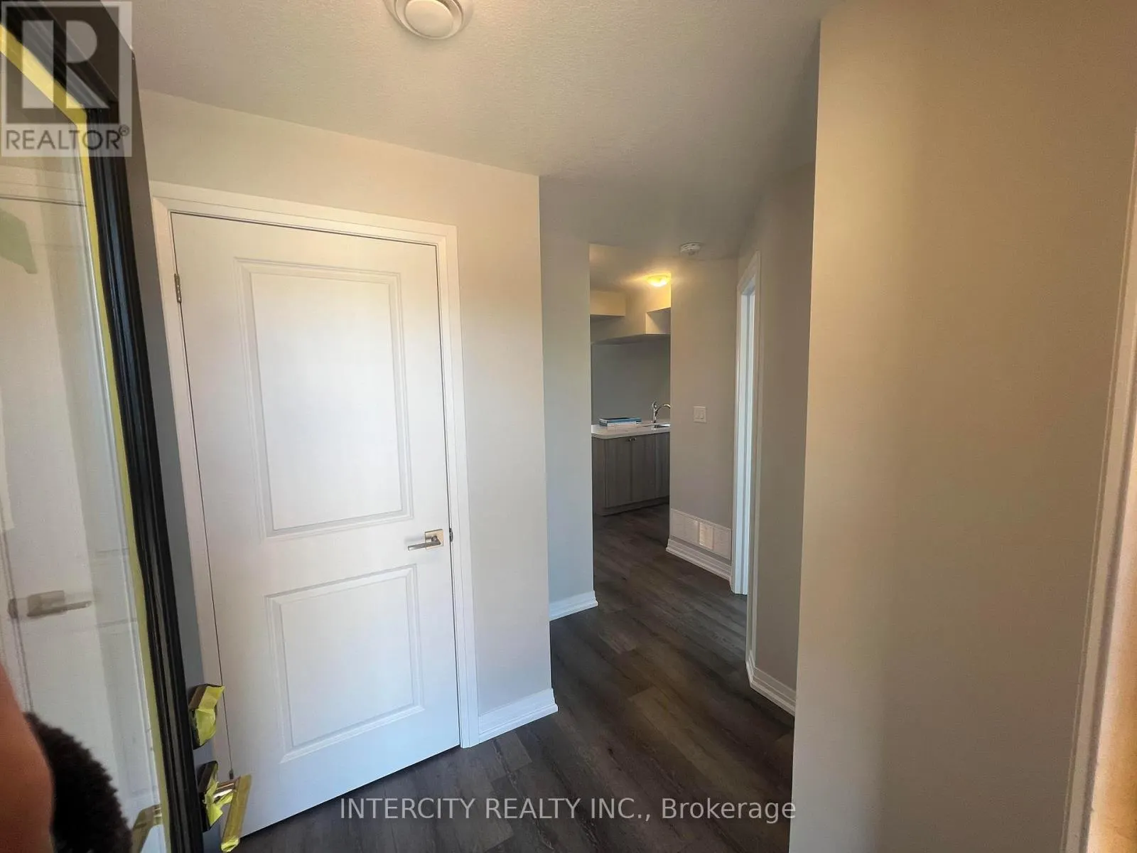 44 - 6705 CROPP STREET