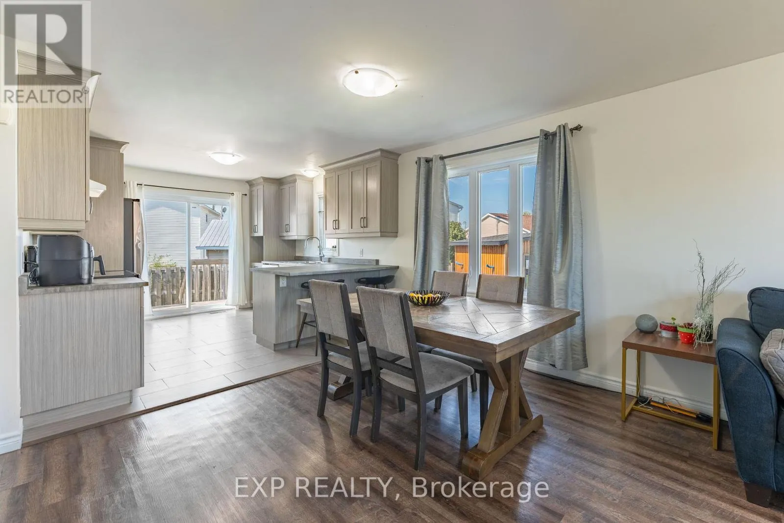 11 PLACE MADELEINE PLACE