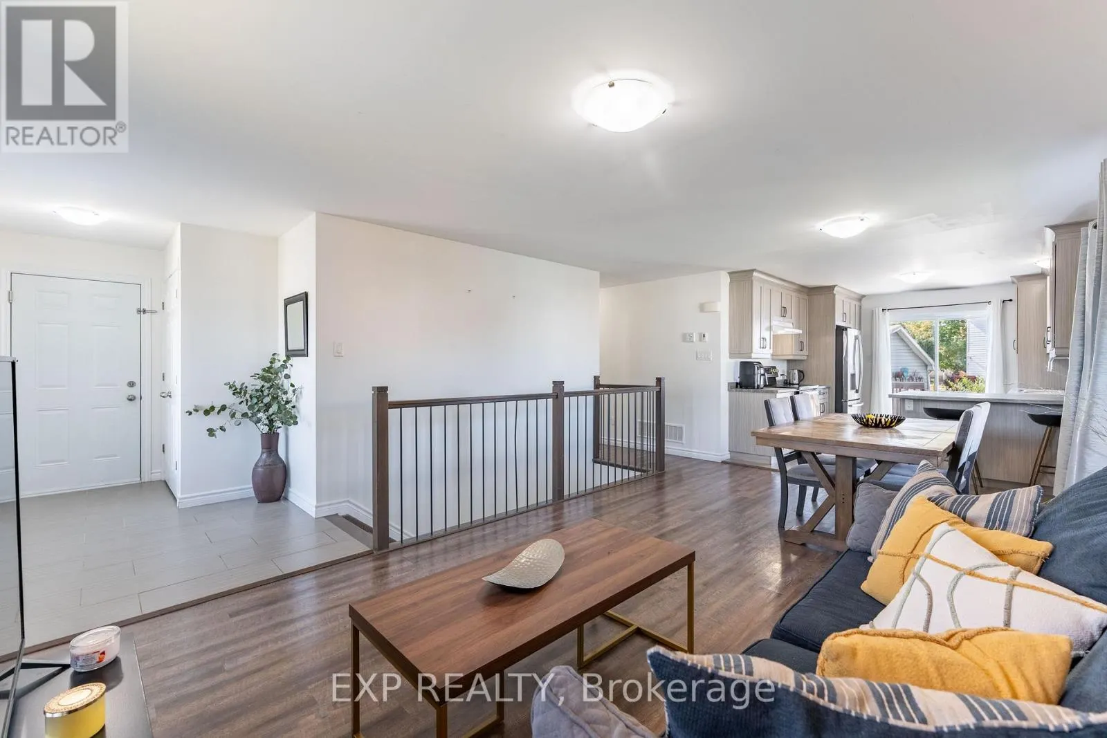 11 PLACE MADELEINE PLACE