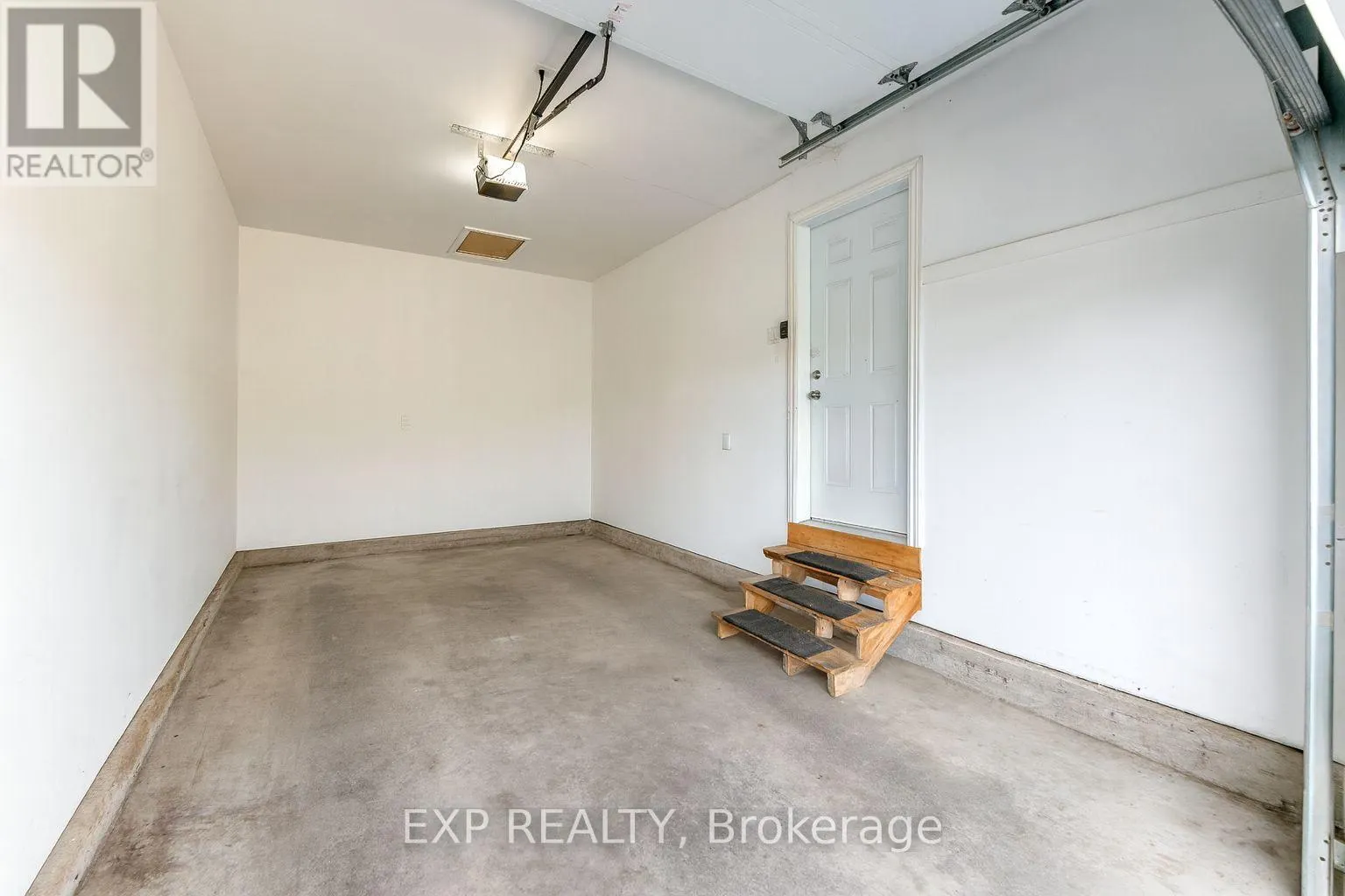 11 PLACE MADELEINE PLACE