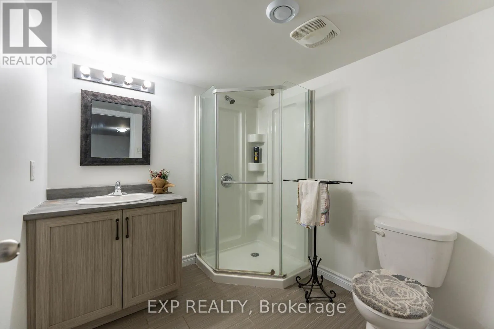 11 PLACE MADELEINE PLACE