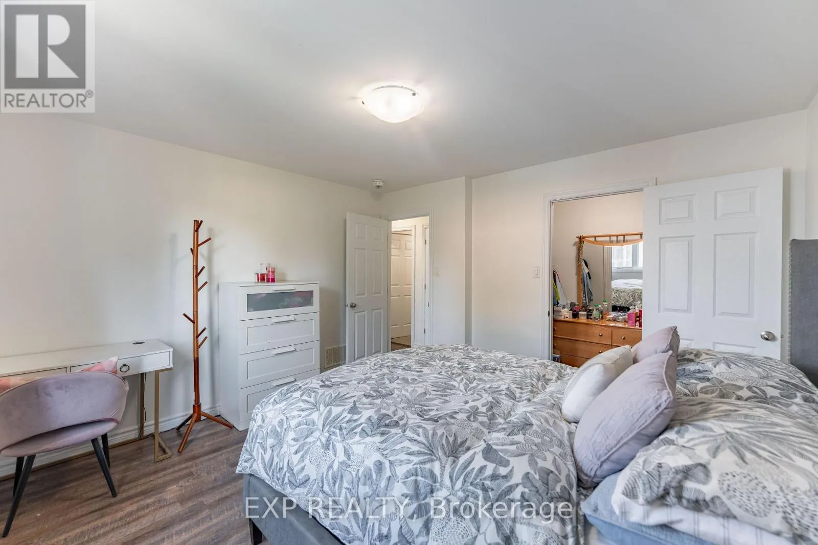 11 PLACE MADELEINE PLACE