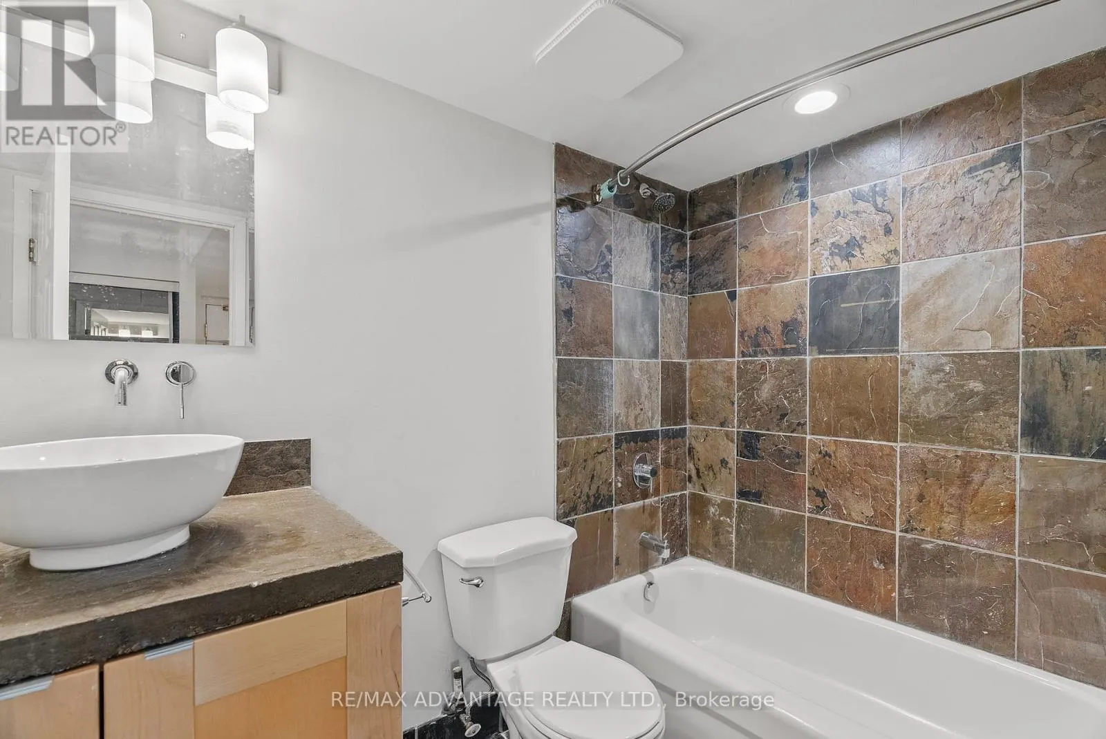 704 - 7 PICTON STREET, #704