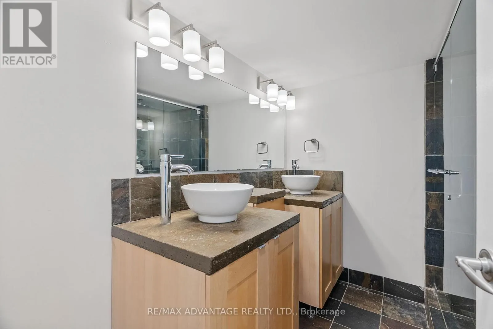 704 - 7 PICTON STREET, #704