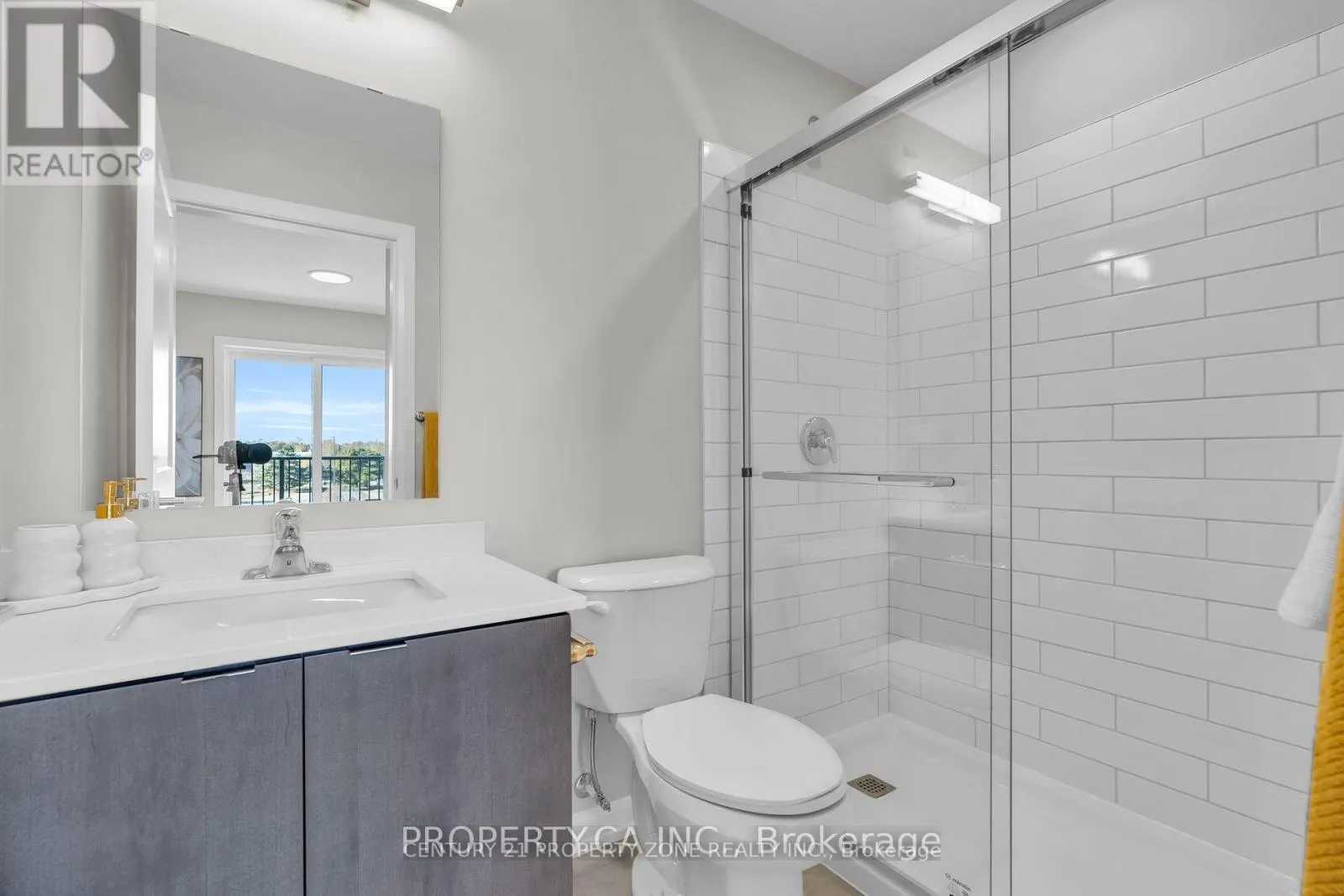 113 - 708 WOOLWICH STREET