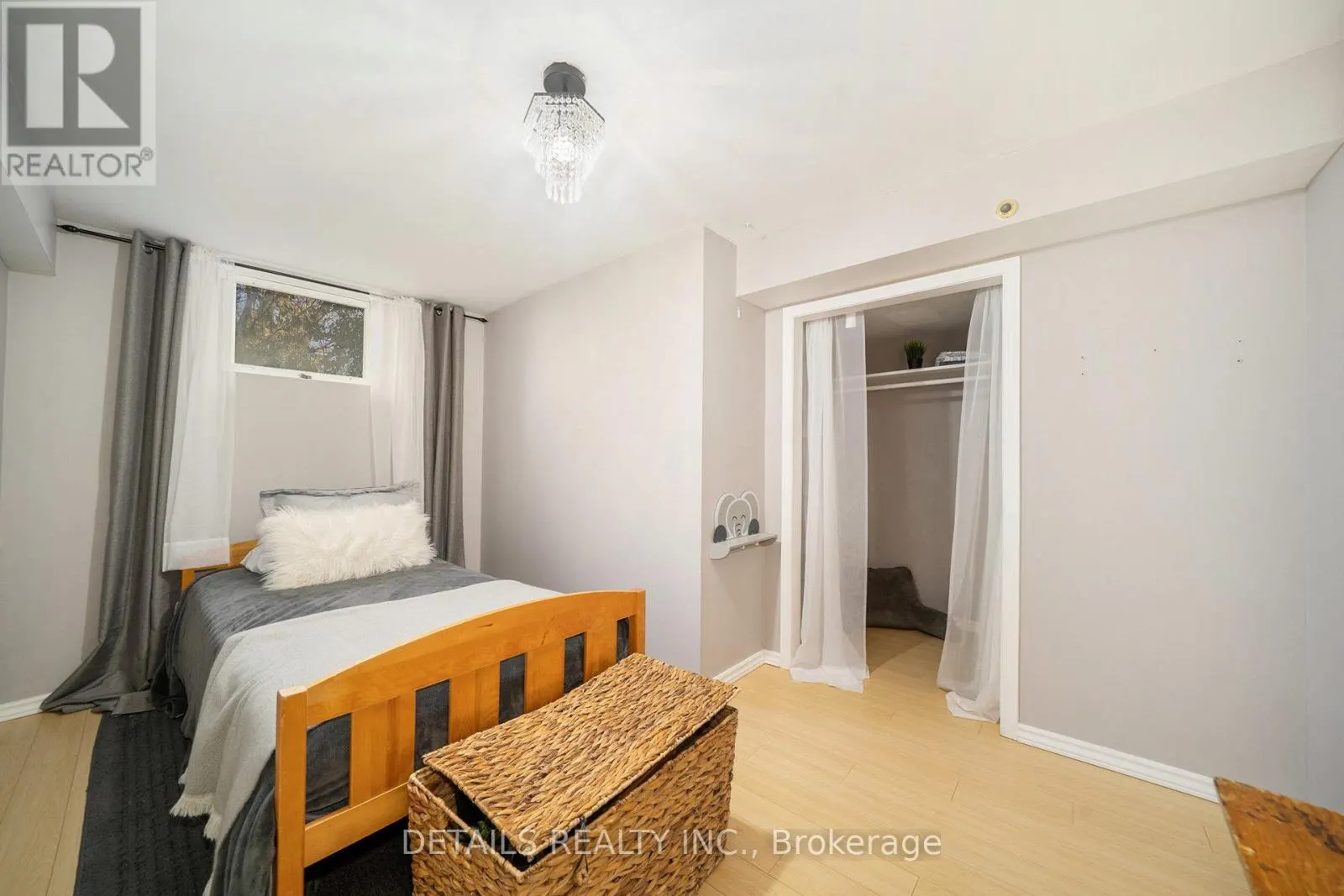 2298 JAMES CRAIG STREET