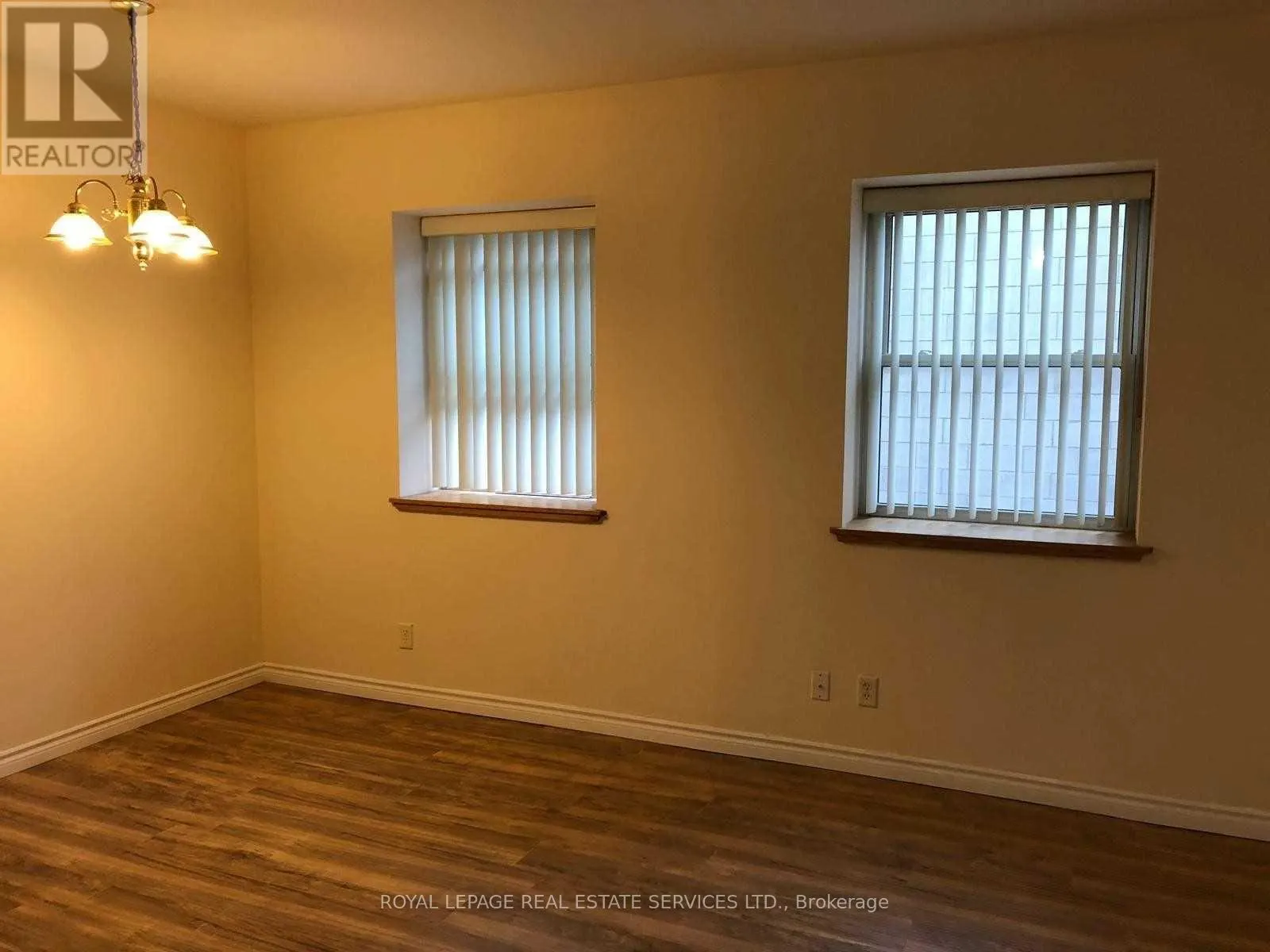 303 - 51 WYNDHAM STREET N