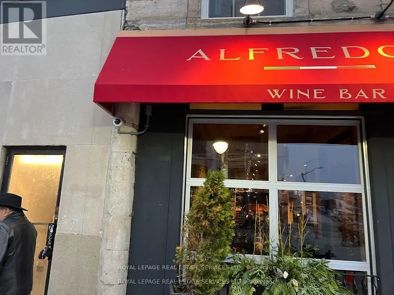 303 - 51 WYNDHAM STREET N