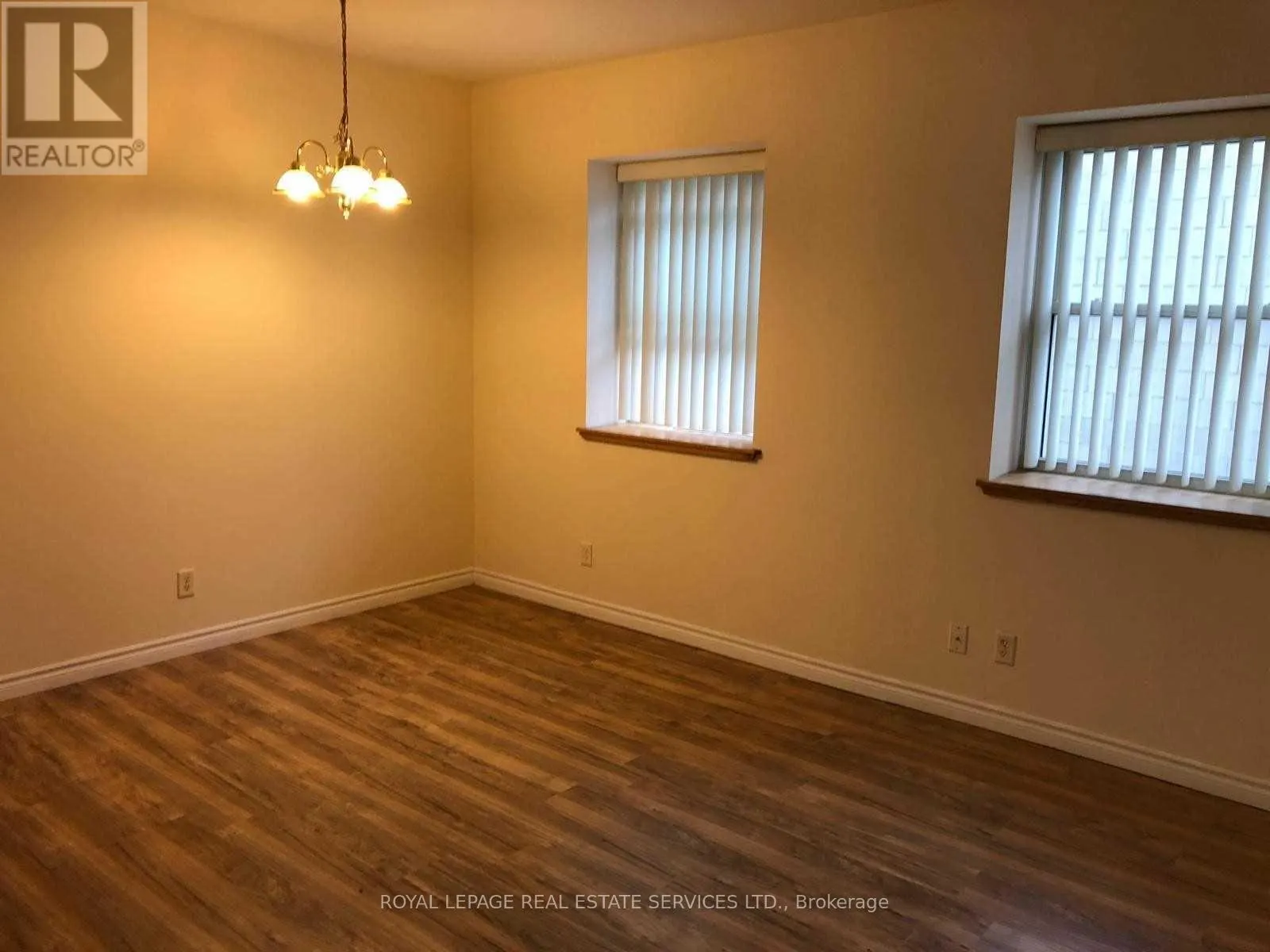 303 - 51 WYNDHAM STREET N