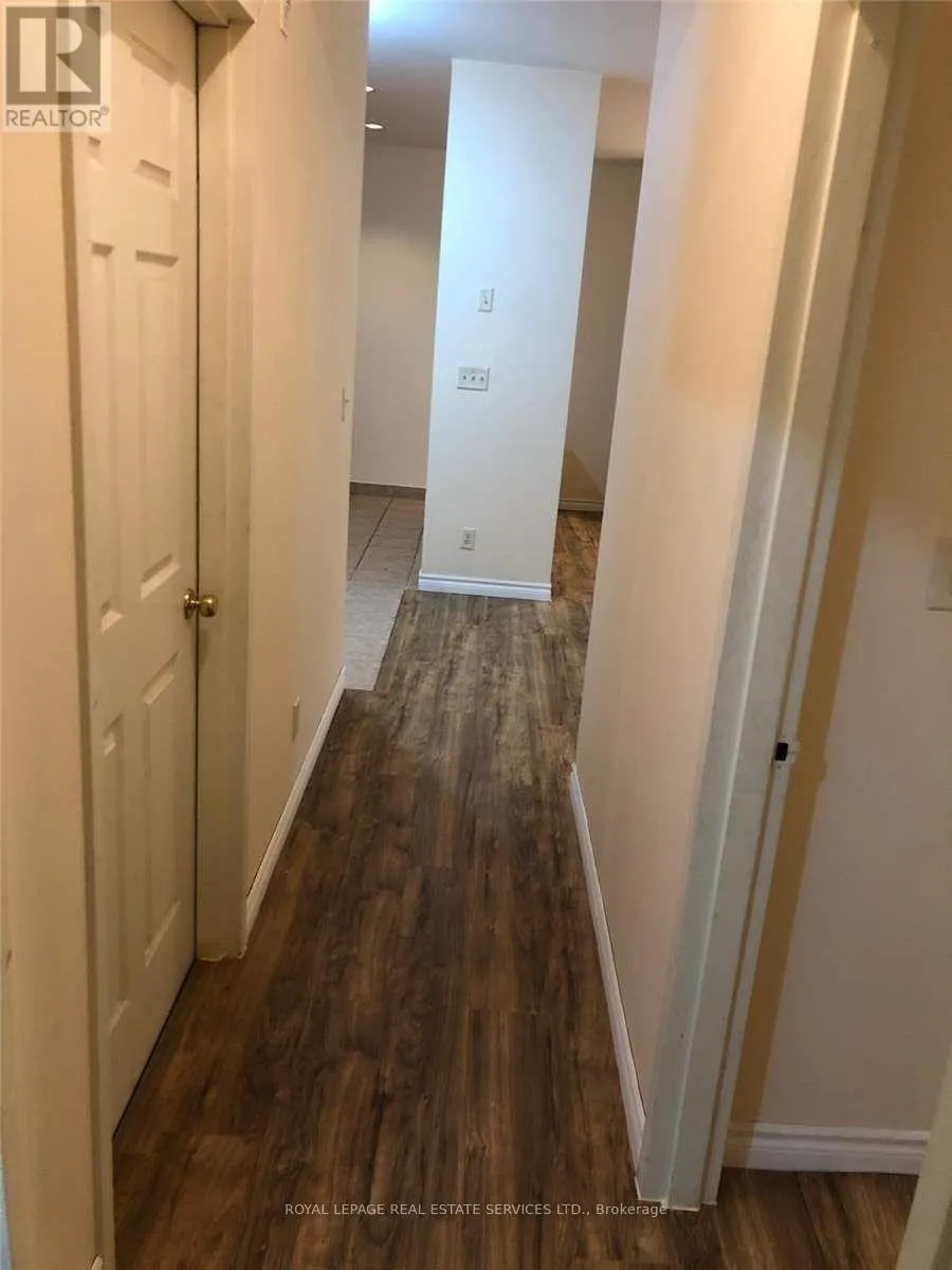 303 - 51 WYNDHAM STREET N