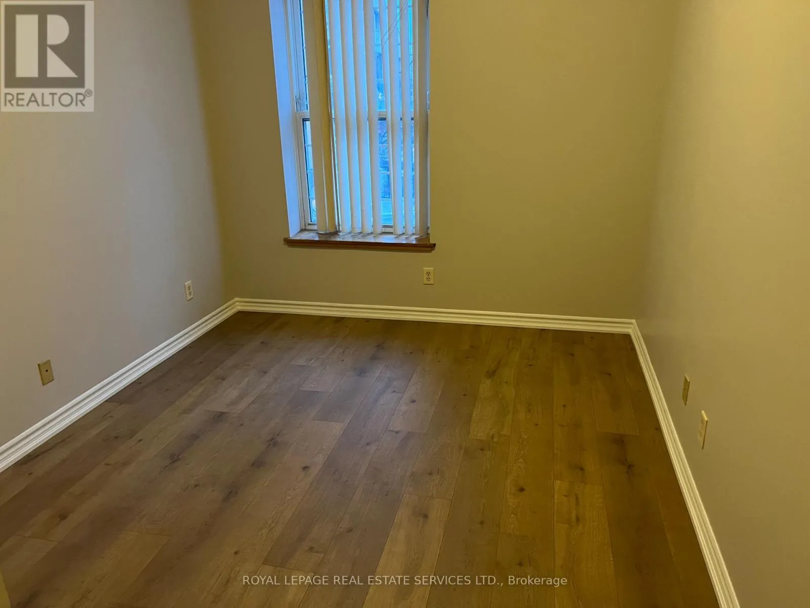 303 - 51 WYNDHAM STREET N