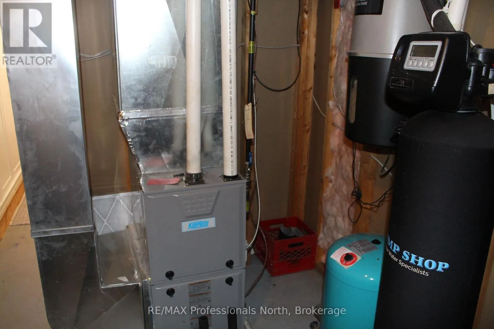 1121 OLD DONALD ROAD N