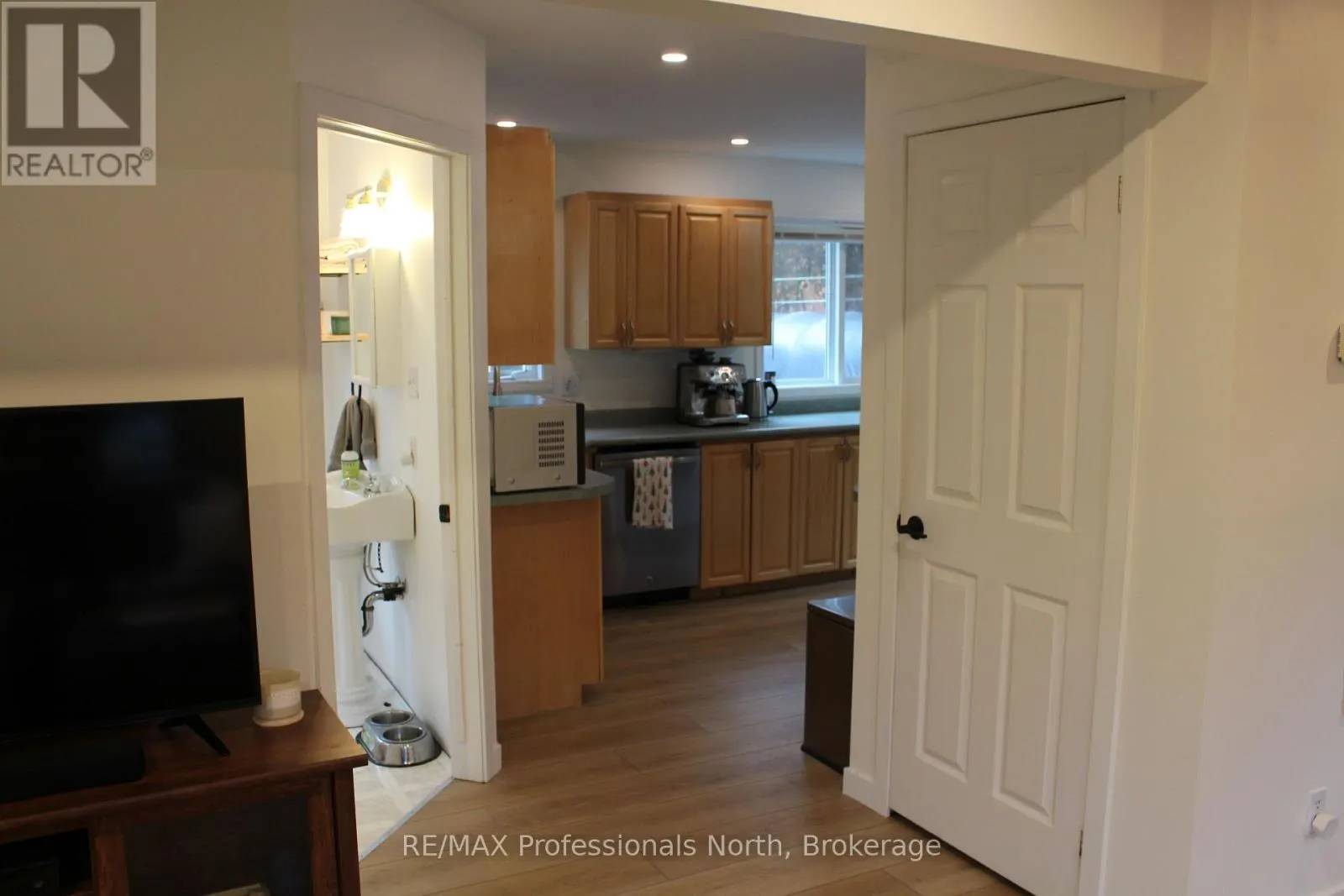 1121 OLD DONALD ROAD N