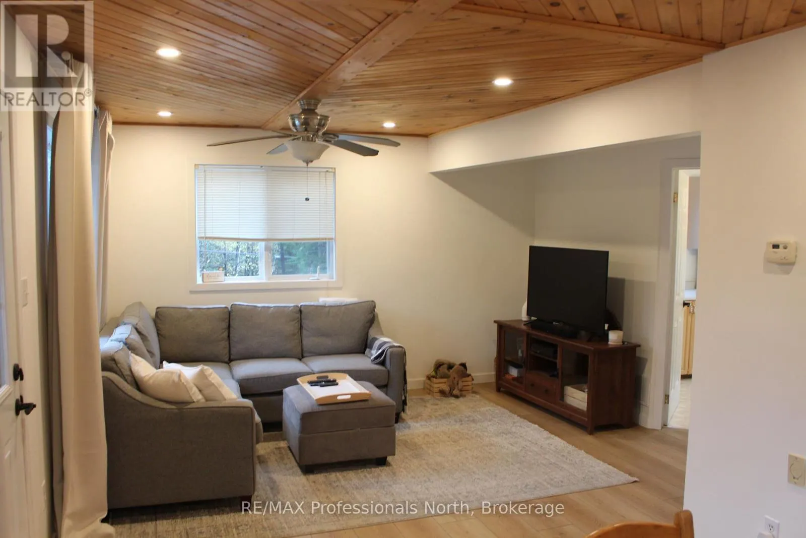 1121 OLD DONALD ROAD N