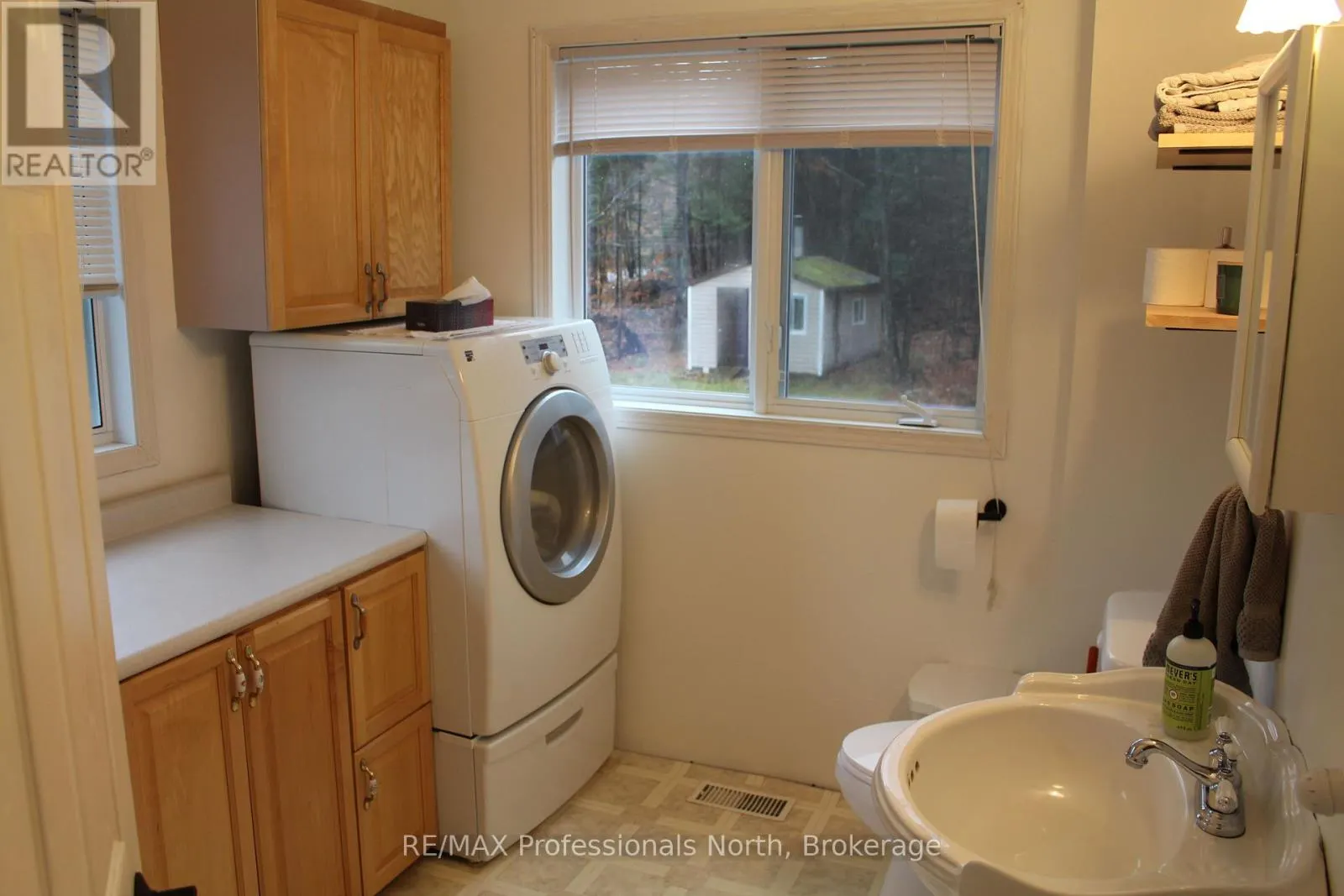 1121 OLD DONALD ROAD N