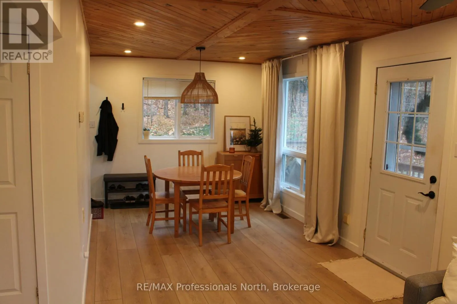 1121 OLD DONALD ROAD N