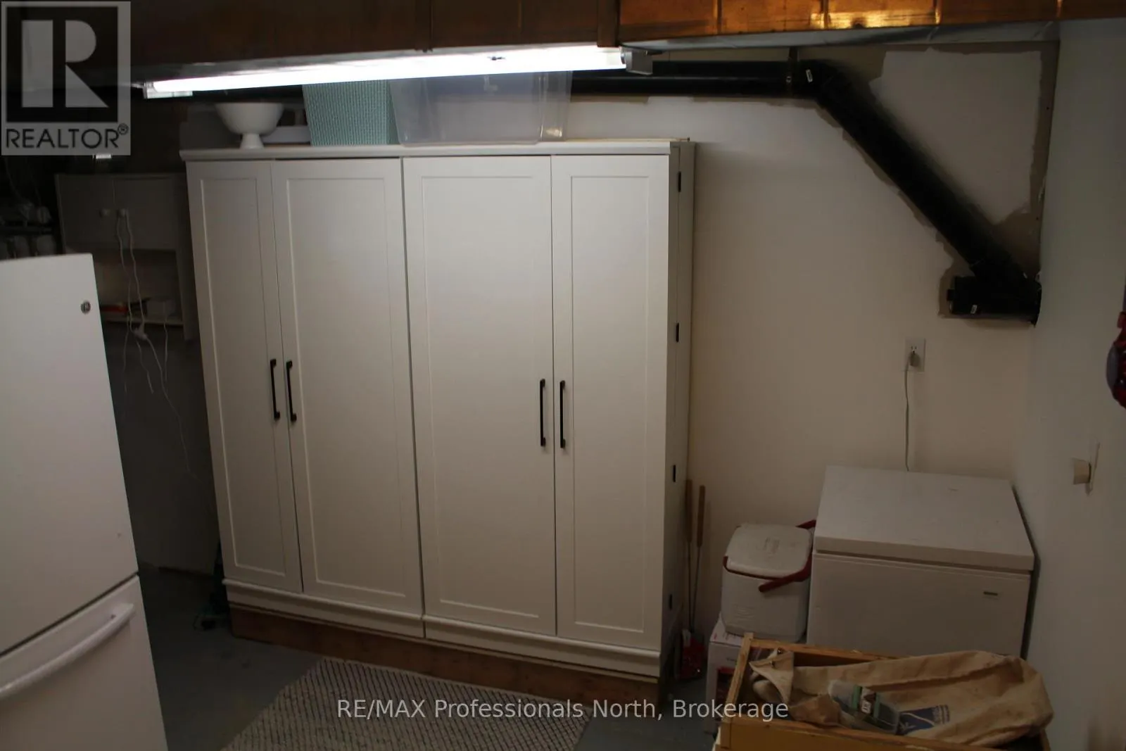 1121 OLD DONALD ROAD N