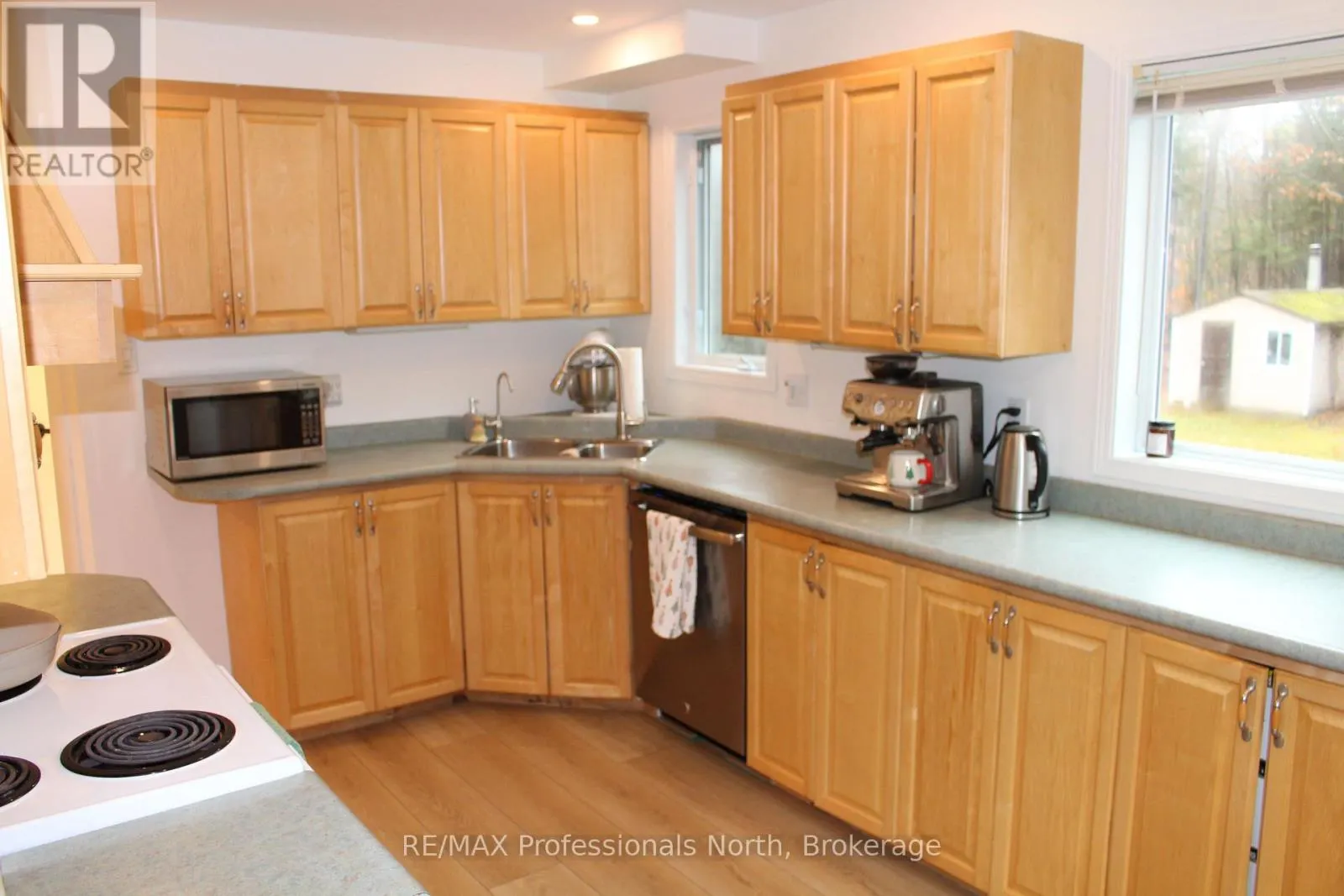 1121 OLD DONALD ROAD N