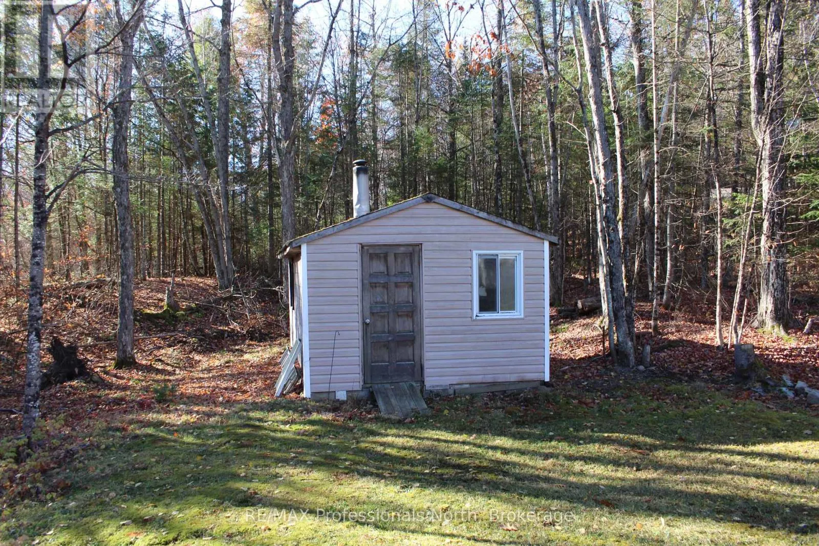 1121 OLD DONALD ROAD N