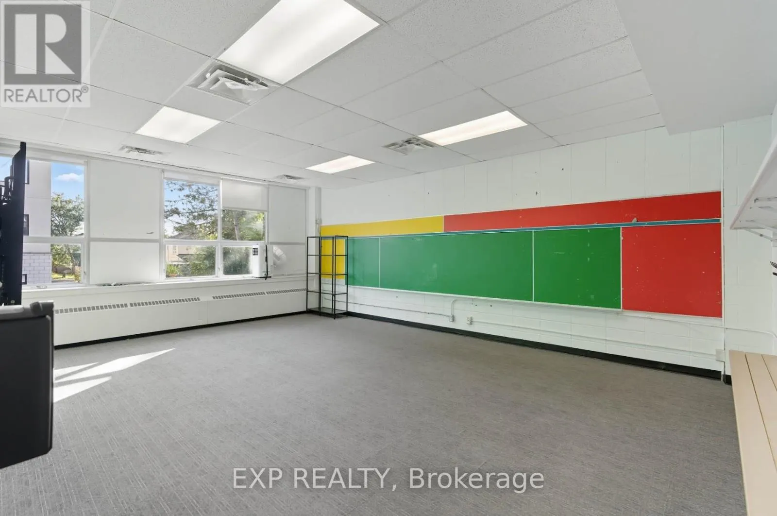 2ND & 3RD FLOOR - 641 SLADEN AVENUE