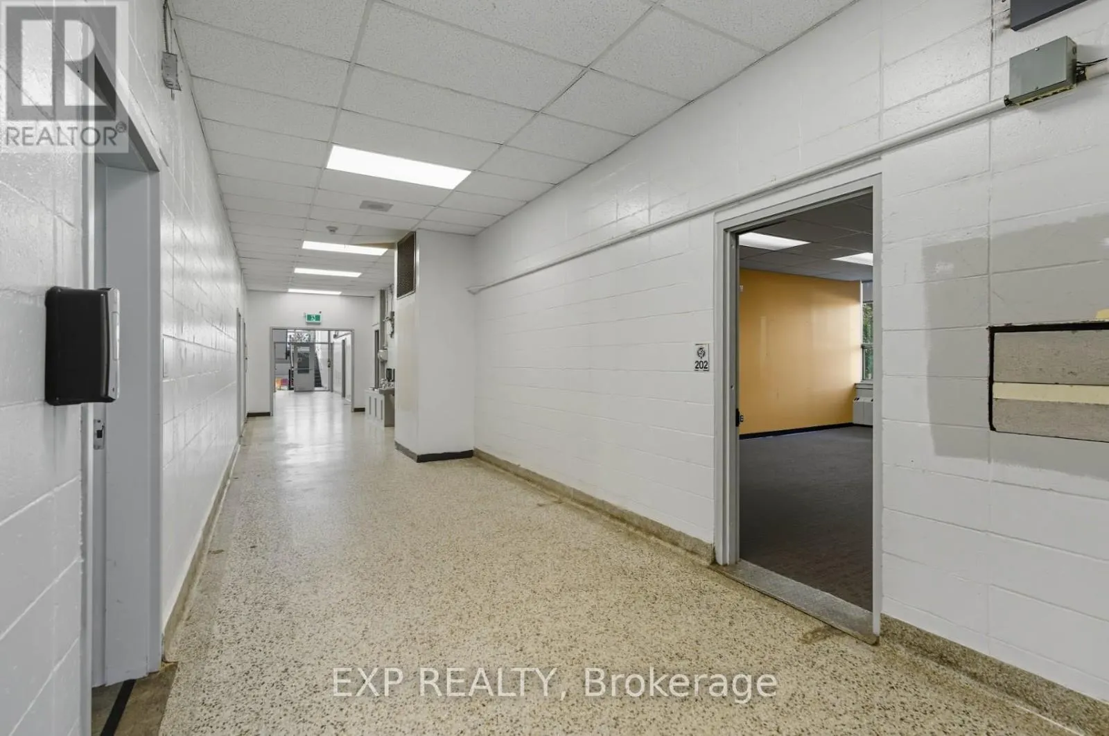 2ND & 3RD FLOOR - 641 SLADEN AVENUE