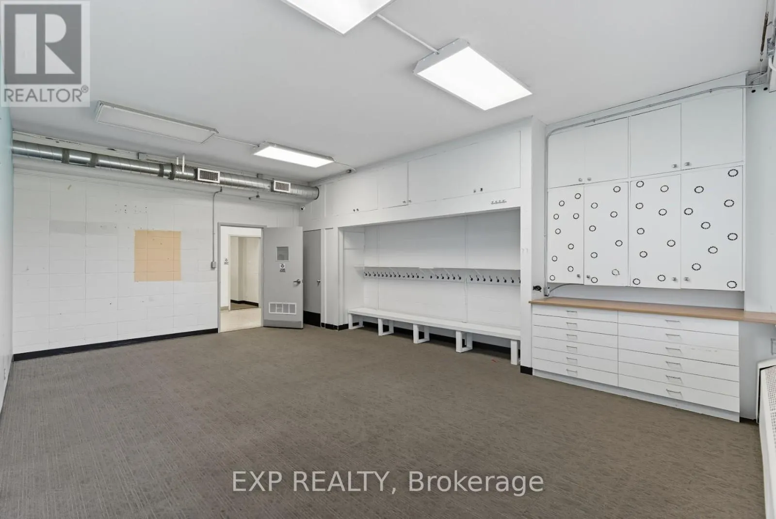 2ND & 3RD FLOOR - 641 SLADEN AVENUE