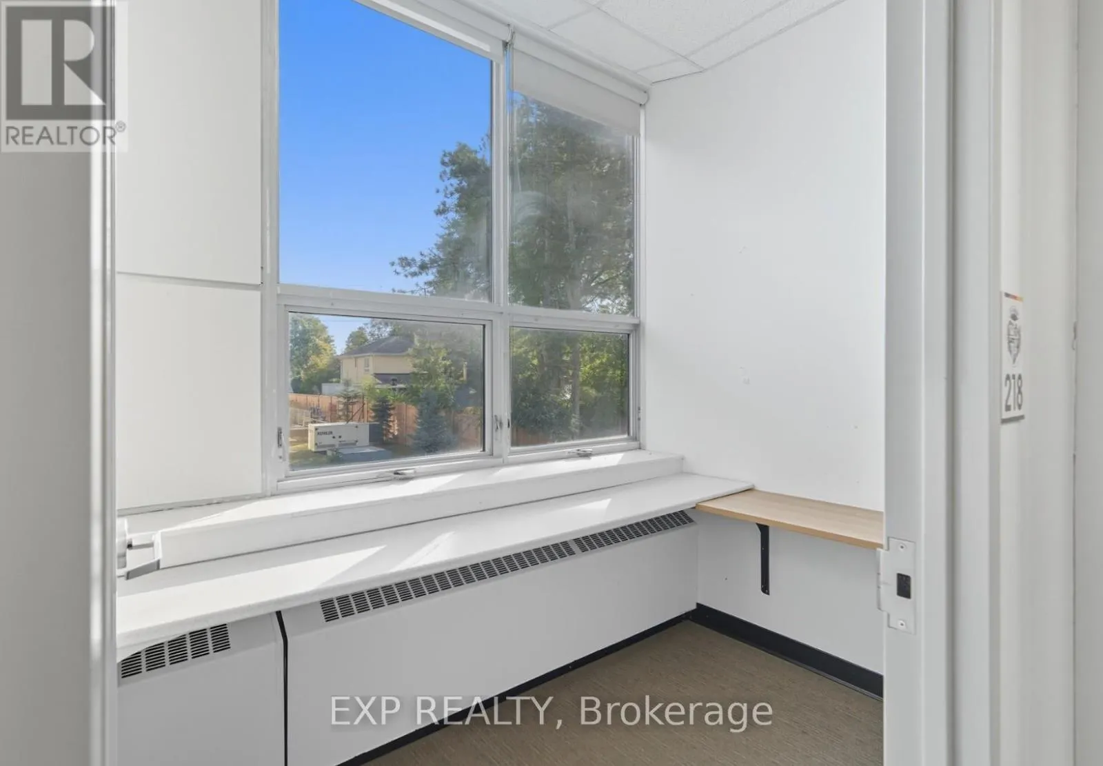 2ND & 3RD FLOOR - 641 SLADEN AVENUE