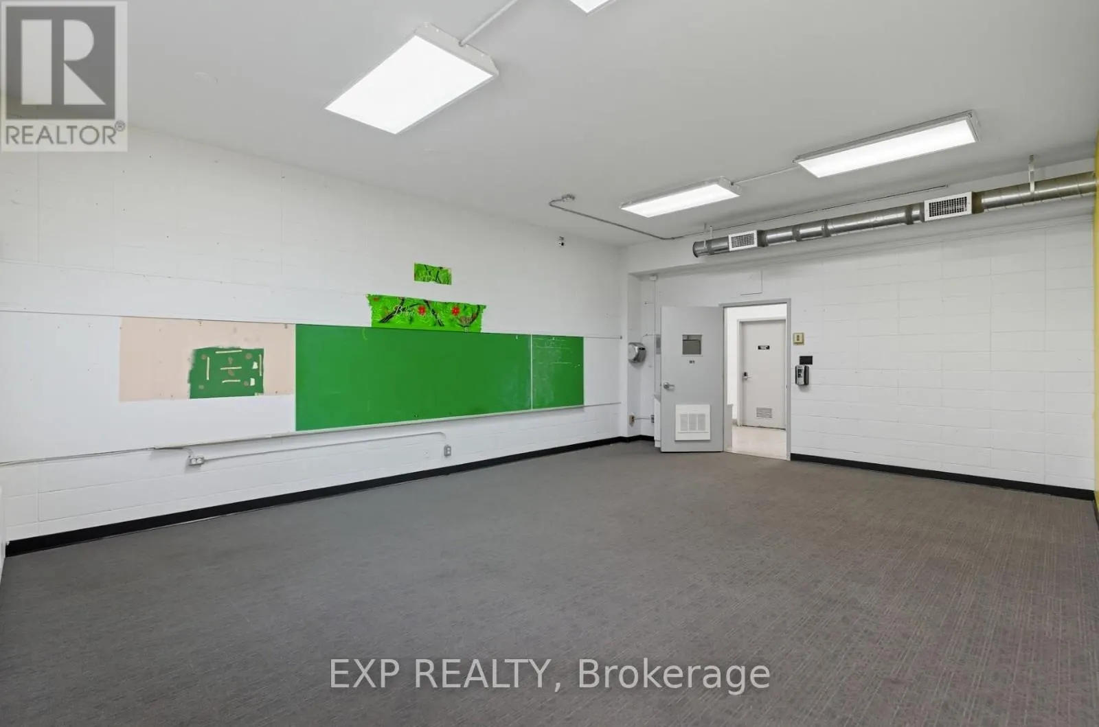 2ND & 3RD FLOOR - 641 SLADEN AVENUE