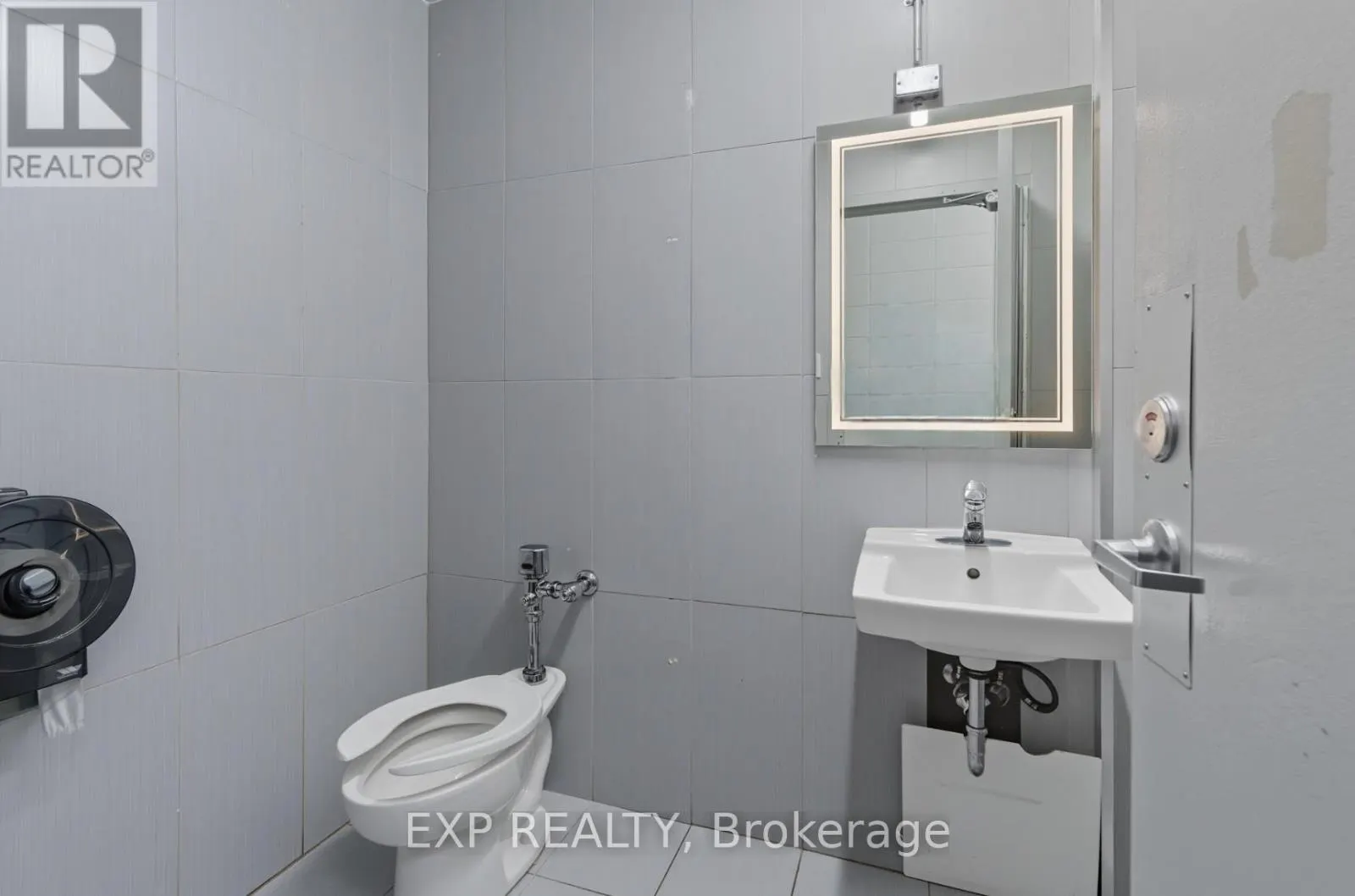 2ND & 3RD FLOOR - 641 SLADEN AVENUE