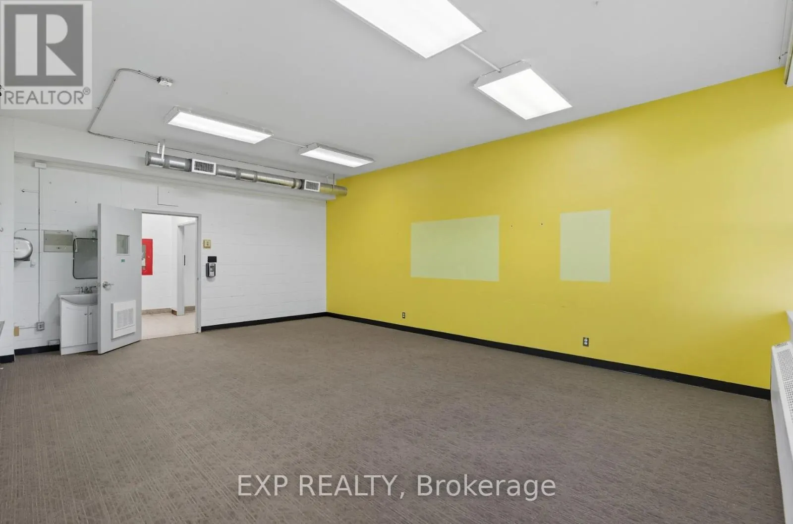 2ND & 3RD FLOOR - 641 SLADEN AVENUE