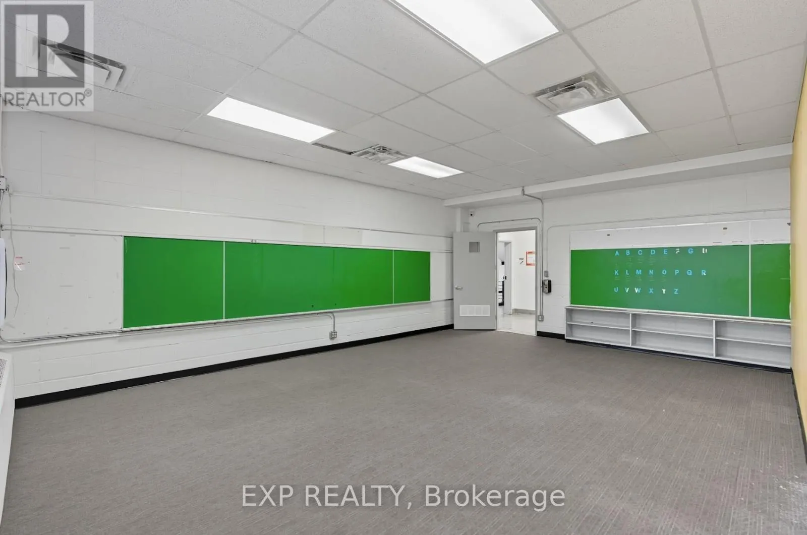 2ND & 3RD FLOOR - 641 SLADEN AVENUE