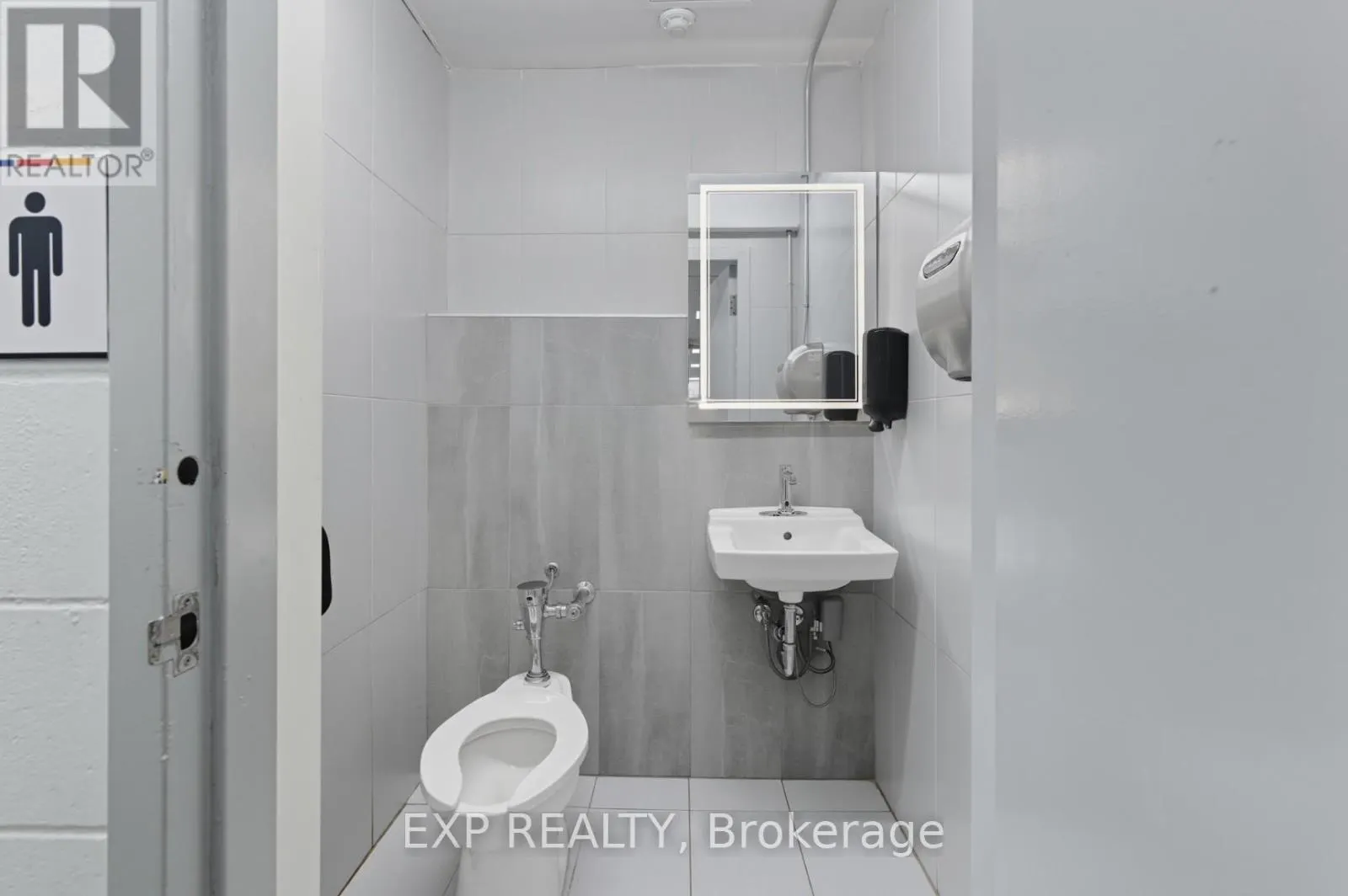 2ND & 3RD FLOOR - 641 SLADEN AVENUE