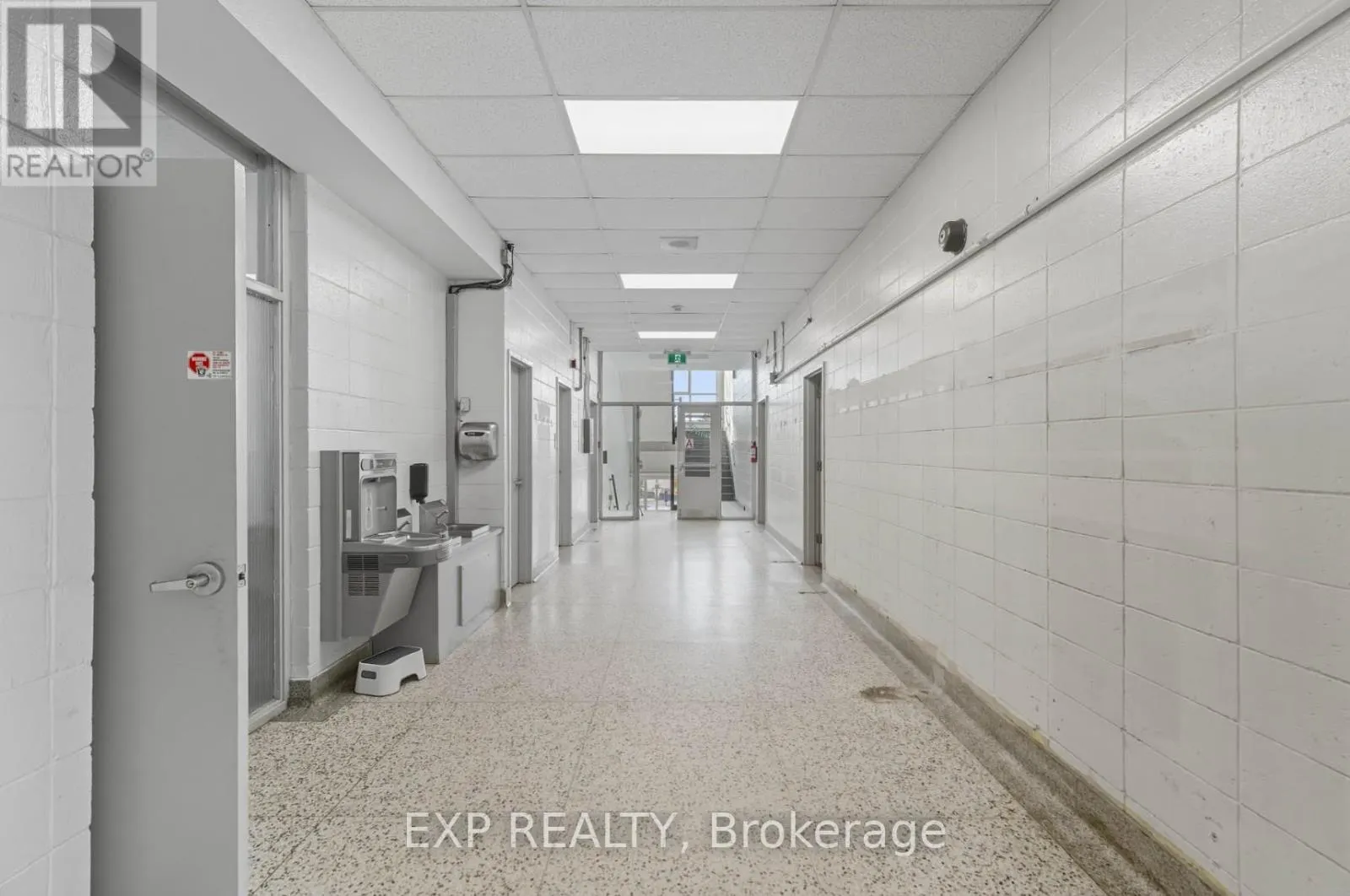 2ND & 3RD FLOOR - 641 SLADEN AVENUE