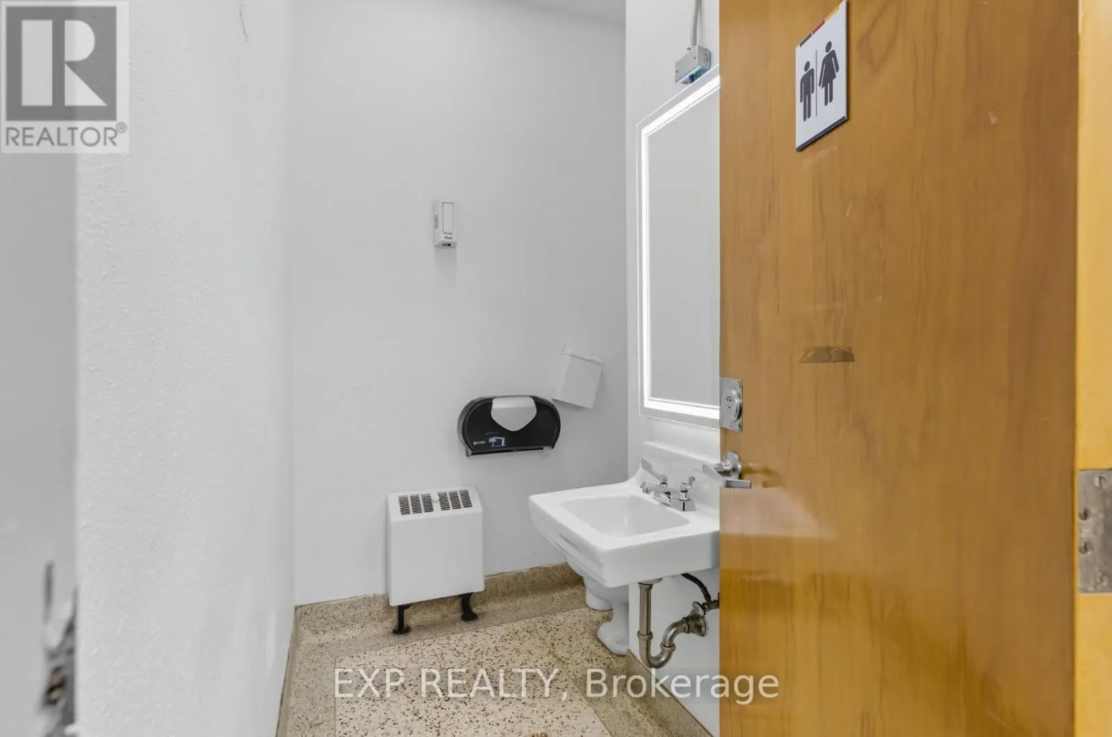 2ND & 3RD FLOOR - 641 SLADEN AVENUE