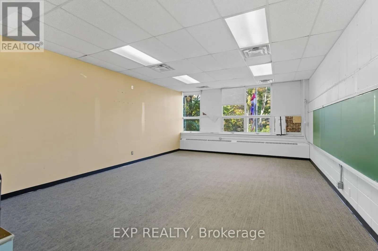 2ND & 3RD FLOOR - 641 SLADEN AVENUE