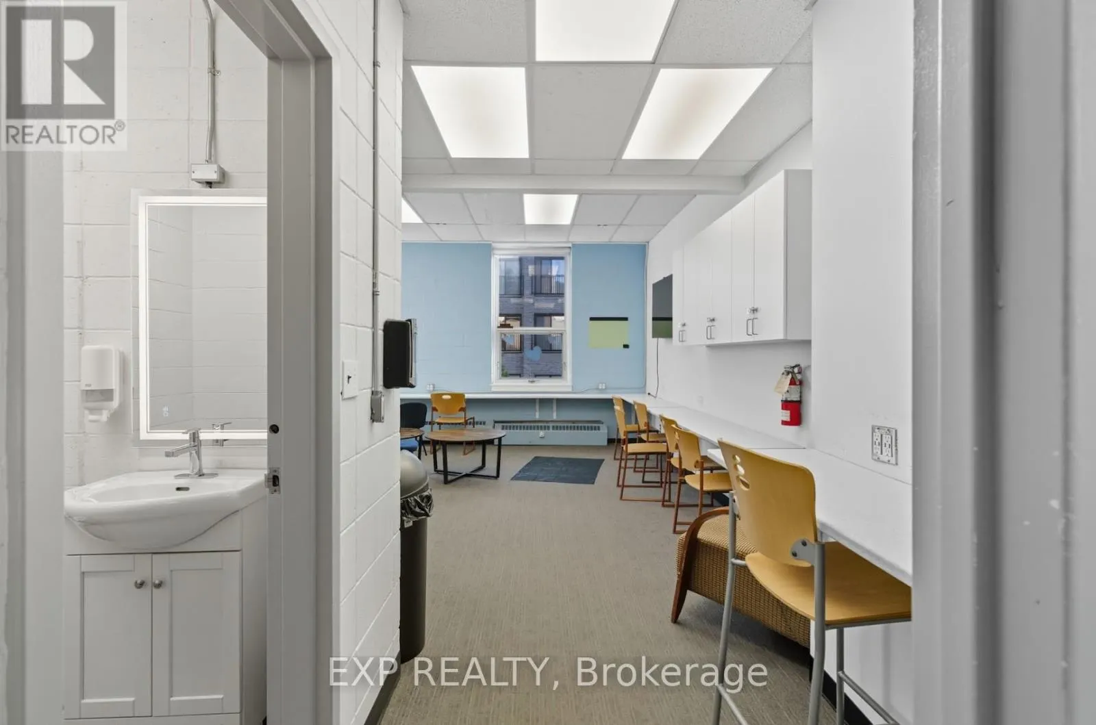 2ND & 3RD FLOOR - 641 SLADEN AVENUE