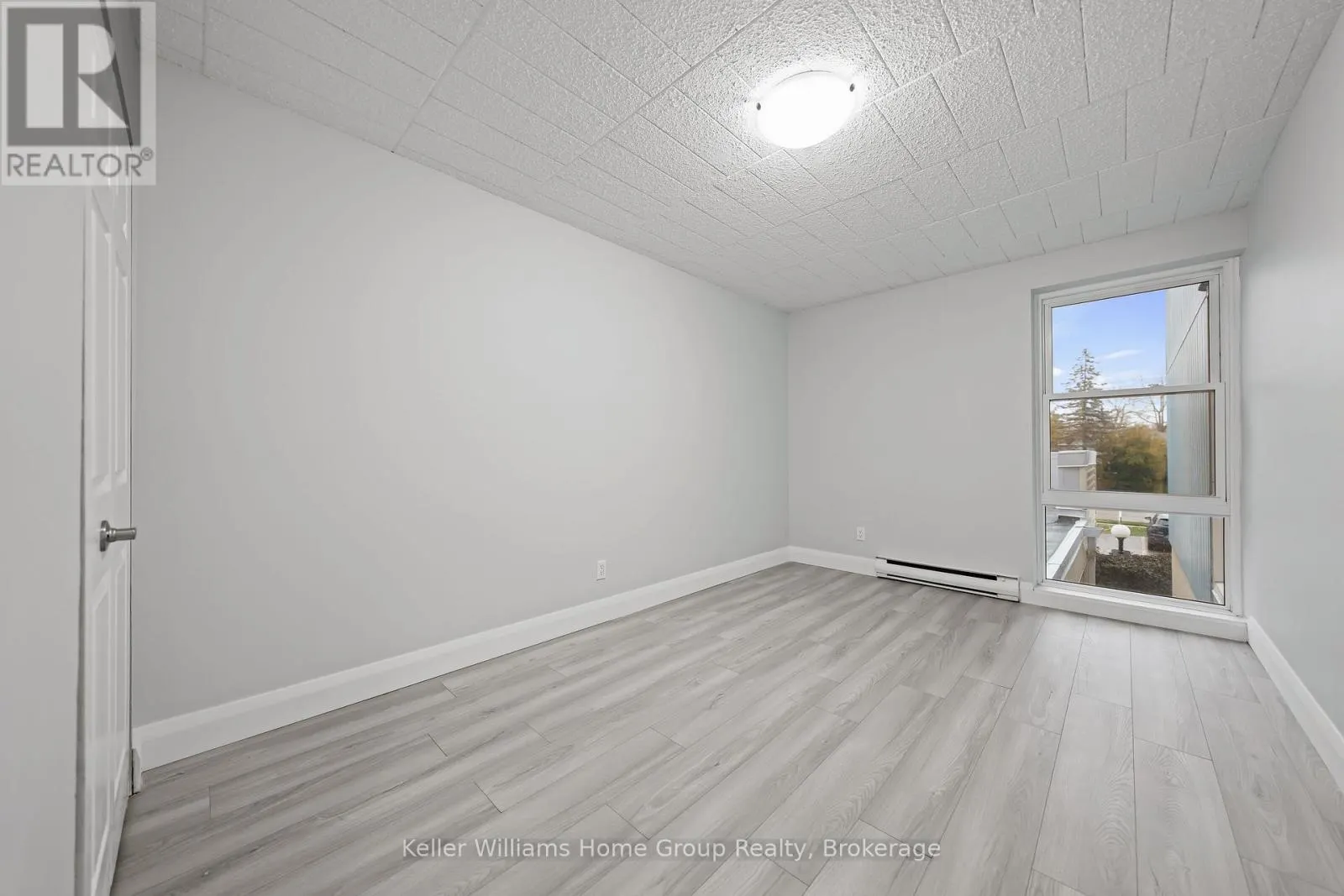 408 - 91 CONROY CRESCENT, #408