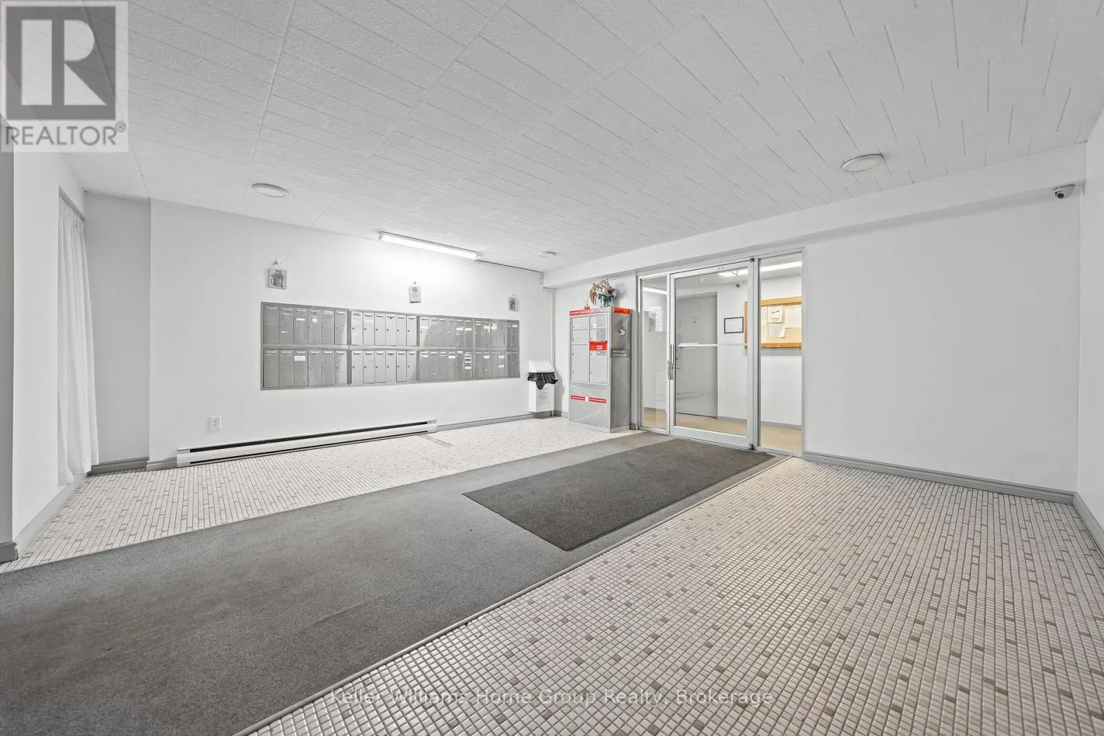 408 - 91 CONROY CRESCENT, #408