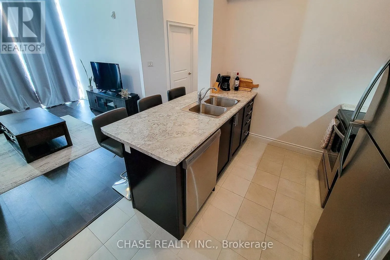 638 - 125 SHOREVIEW PLACE